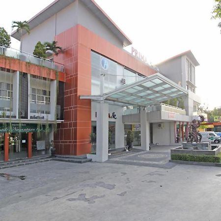 红门顶级酒店-近斯勒曼市政厅 日惹 外观 照片